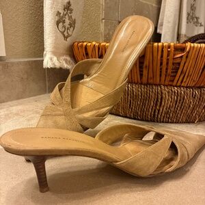 Early 2000's Banana Republic Suede Made in Italy Pointed Toe Kitten Heel